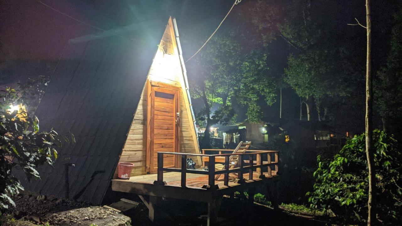 Penginapan Segitiga 2 Bandung Exterior foto
