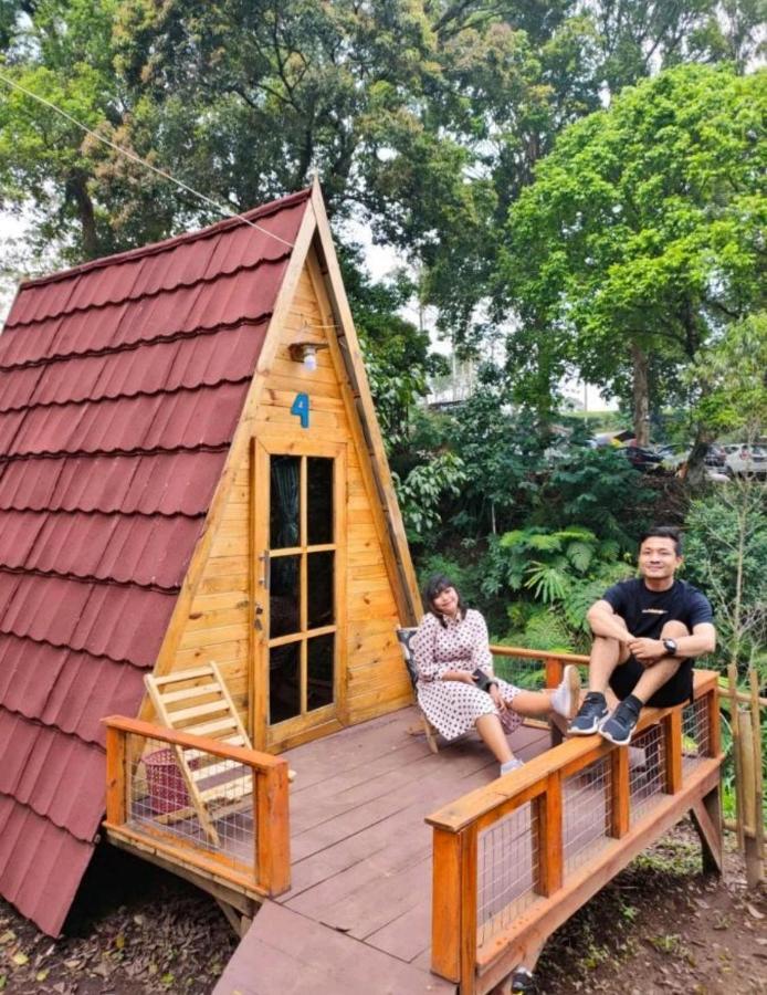 Penginapan Segitiga 2 Bandung Exterior foto